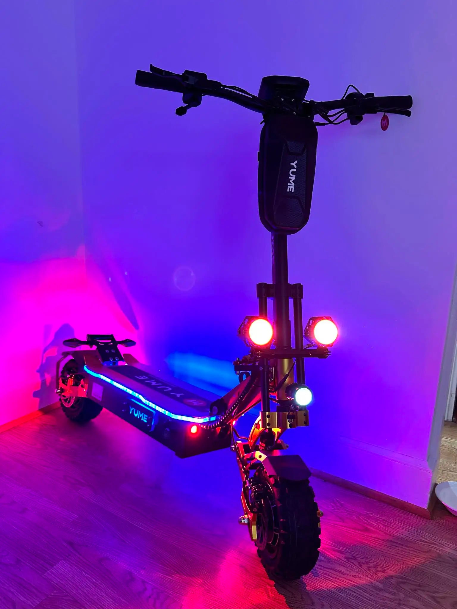 HKM-705235 YUME 60V X11+ Dual Motor Off-Road Electric Scooter with 11-Inch Tires, 40-50 km Range, and Full Suspension