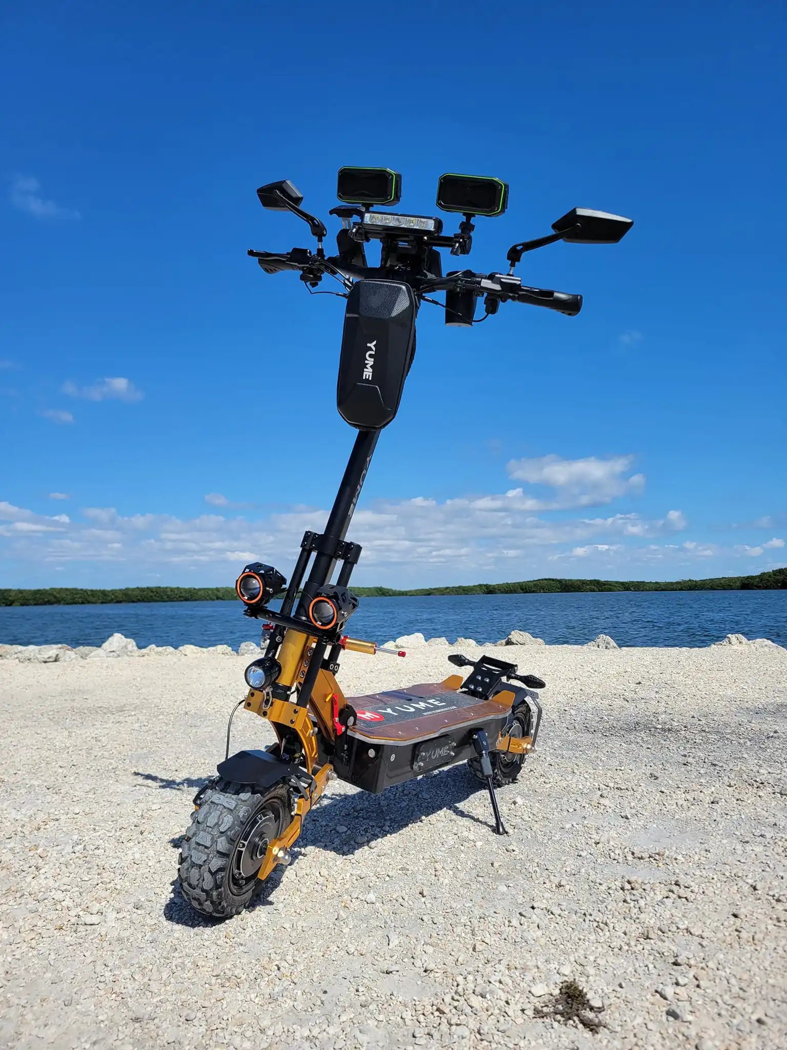 HKM-705235 YUME 60V X11+ Dual Motor Off-Road Electric Scooter with 11-Inch Tires, 40-50 km Range, and Full Suspension