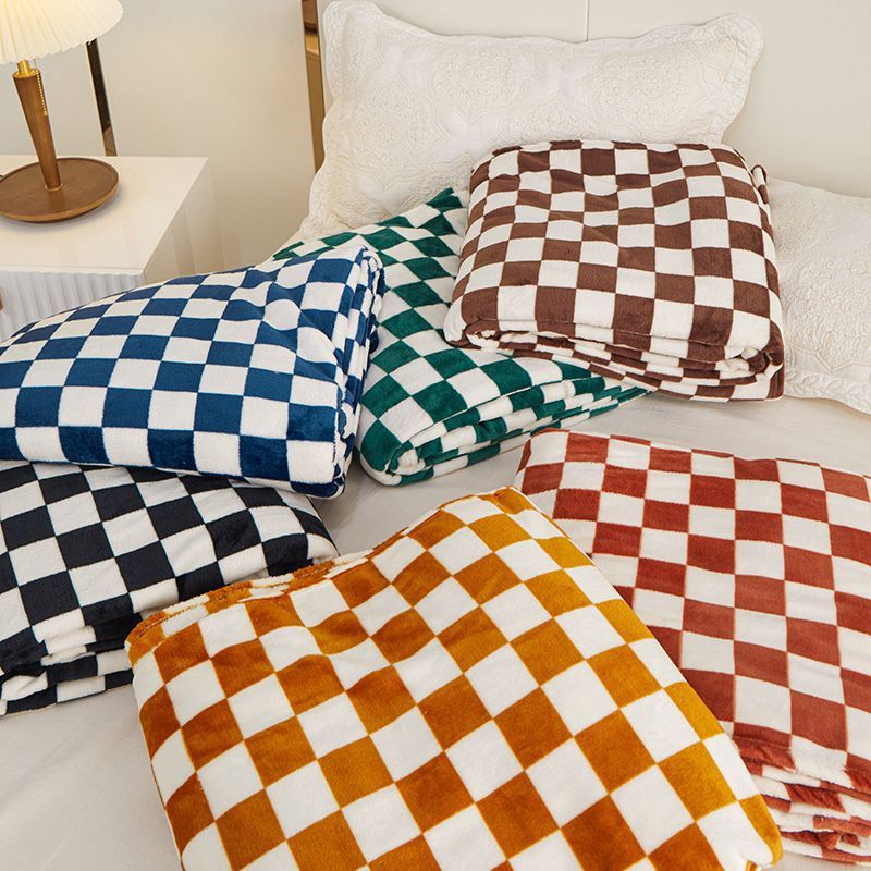 HKM-708499 Checkered Flannel Blanket - Thick Polyester Fiber for All Seasons (100x150cm)