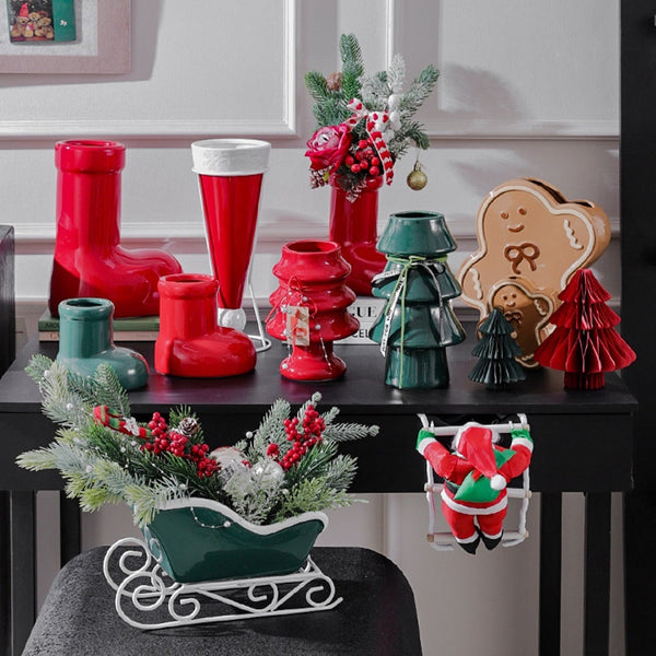 HKM-710291 Gingerbread Man Ceramic Vase for Modern Floral Arrangements, Hand-Painted Glazed Design