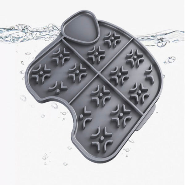 HKM-7142461 Silicone Licking Plate for Pets - Durable and Easy to Clean, 18cm X 19cm