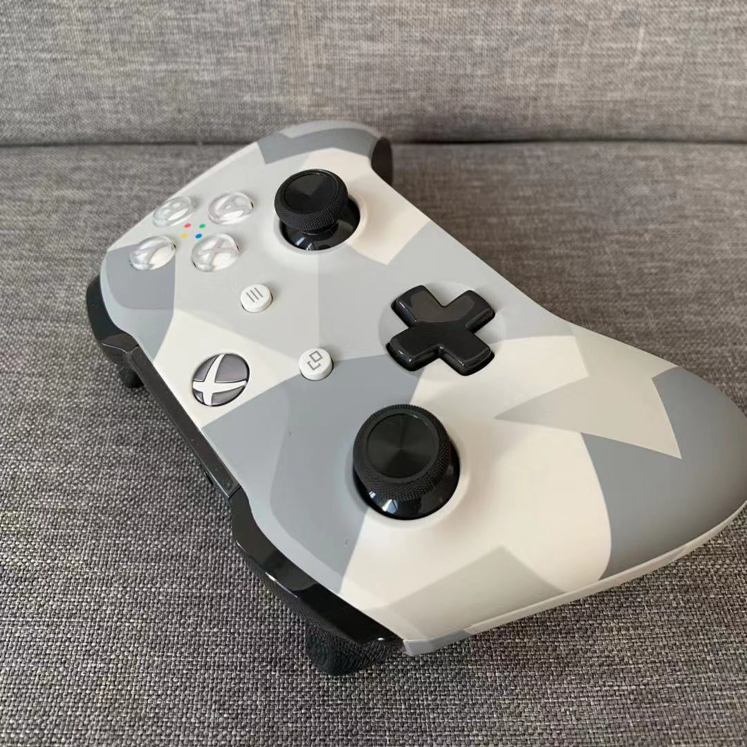 HKM-715411 Wireless Gamepad Controller - Grey, Compatible with Xbox One