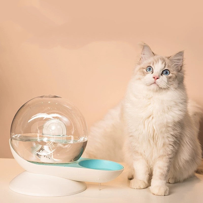 HKM-7215933 Snail Automatic Drinking Fountain for Cats and Dogs - 2.8L Water Capacity, Made of PET and ABS, Available in Gray, Pink, Blue