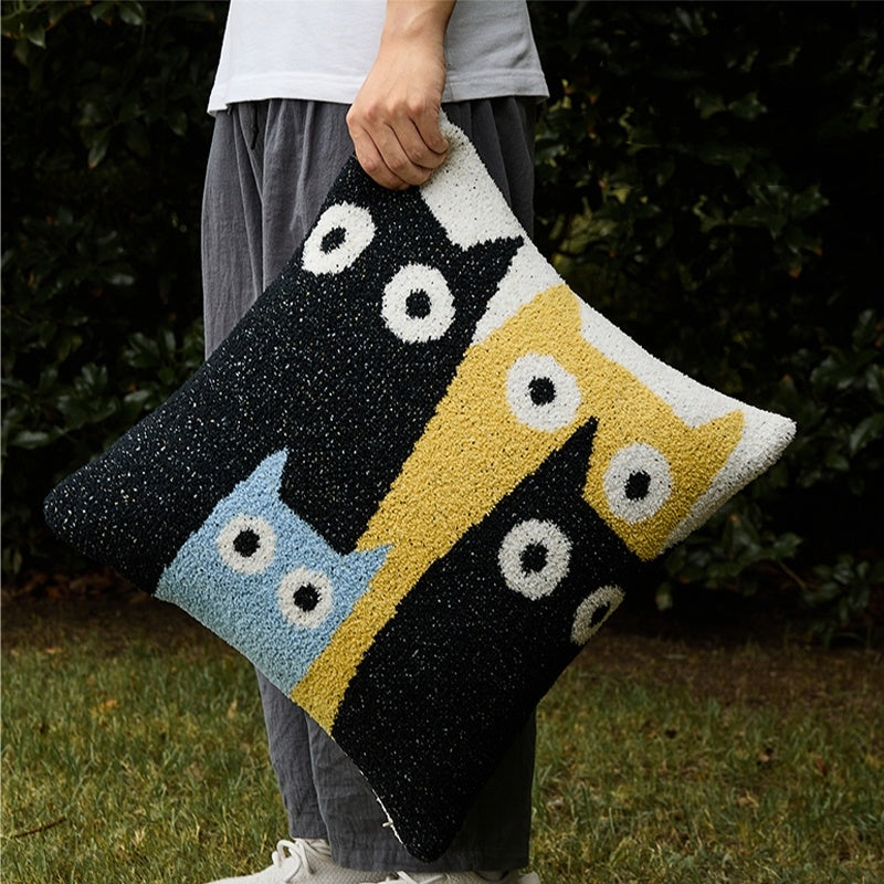 HKM-727507 Crescent Cat Plush Pillow Cover with Core - 45x45cm, Soft PP Cotton Filling