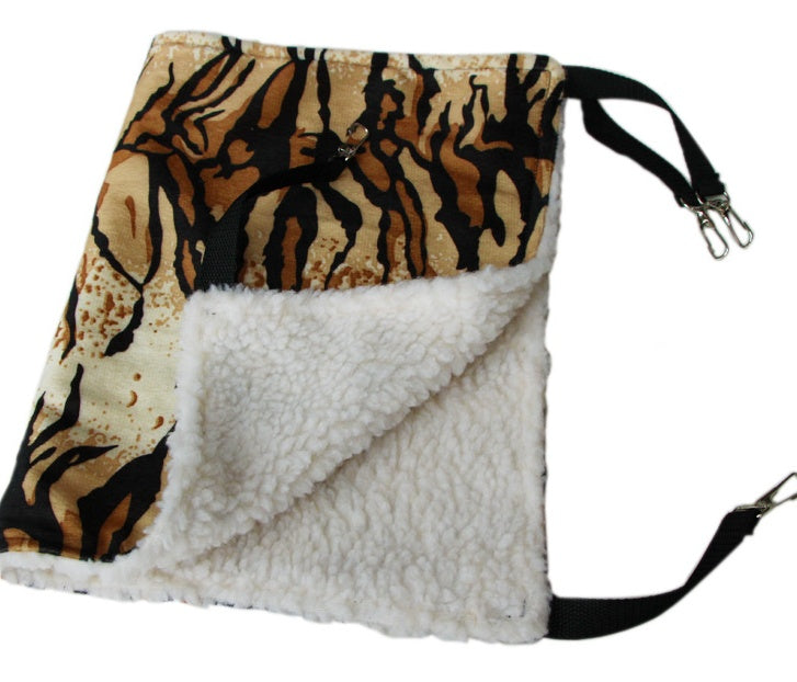 HKM-7304125 Cozy Double-Sided Cat Hammock with Cool-Sensing Fabric for Winter Use