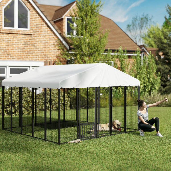 HKM-7306173 Spacious Welded Wire Outdoor Dog Kennel with Adjustable Feeding Bowls and Lockable Gate