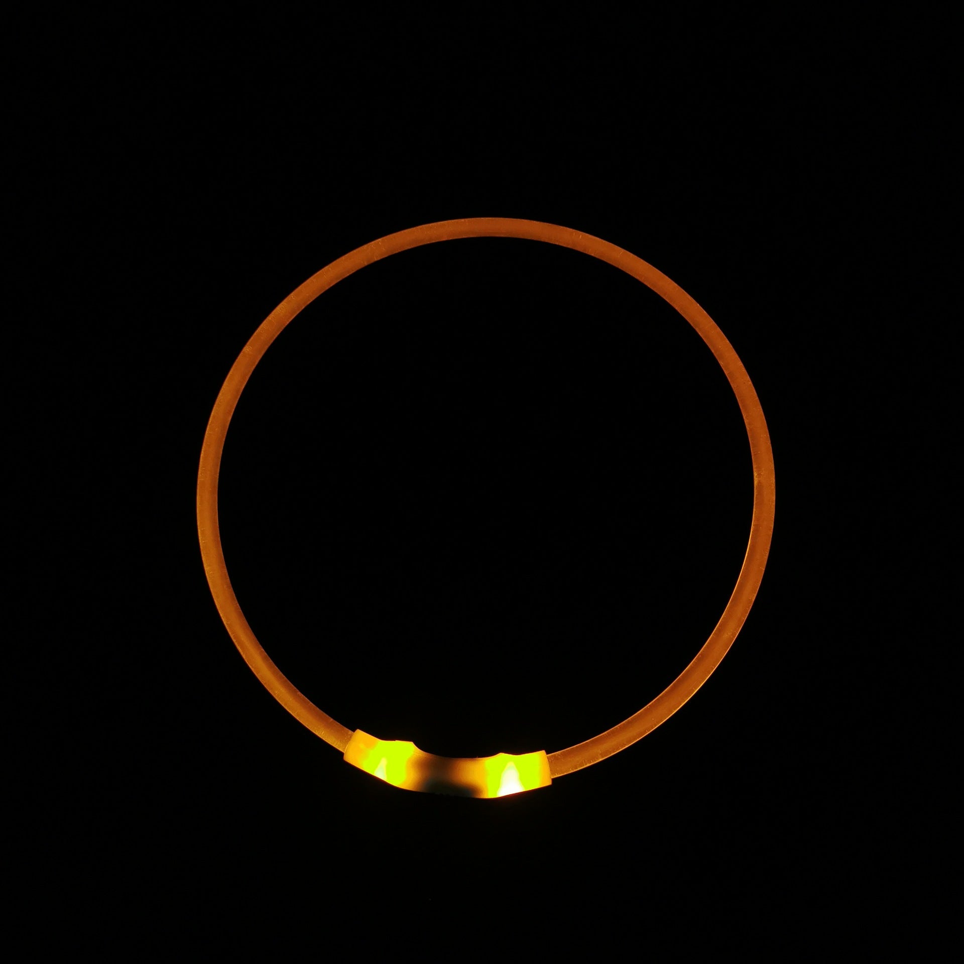 HKM-7325757 Luminous USB Rechargeable Dog Collar ¨C Bright & Durable for All Seasons