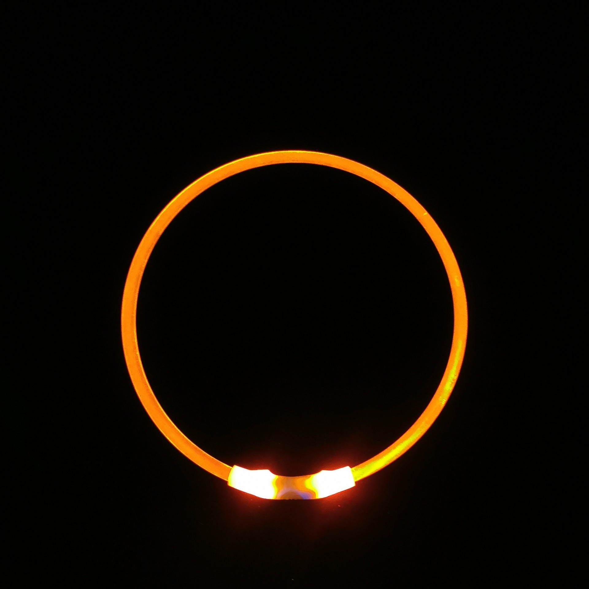 HKM-7325757 Luminous USB Rechargeable Dog Collar ¨C Bright & Durable for All Seasons