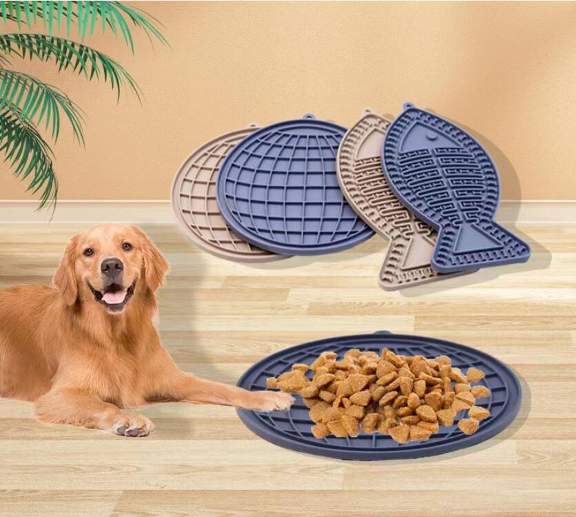 HKM-738835 Fish-Shaped and Round Silicone Snack Pads for Pets - Various Colors Available