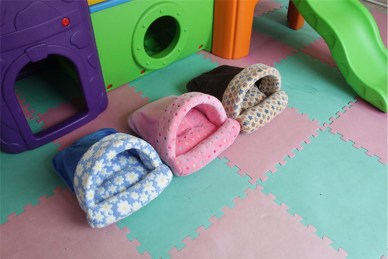 HKM-7432637 Cozy Half Round Dog House for Small and Large Pets in Durable Polyester
