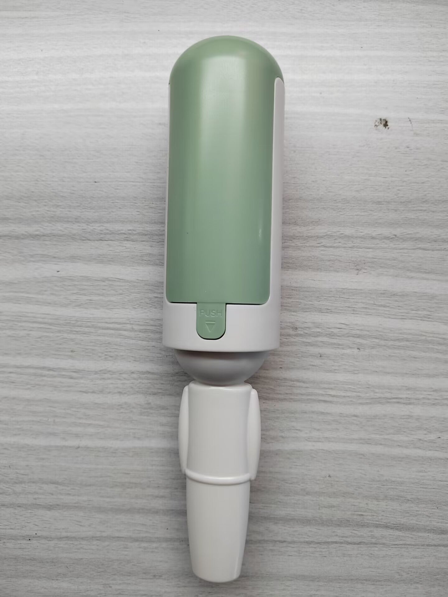 HKM-7516221 Pet Hair Remover Tool - Lightweight Plastic Lint Cleaner in Multiple Colors