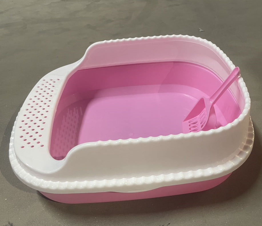 HKM-7543101 Compact Cat Litter Box for Easy Cleanup and Space-Saving Design