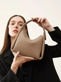 HKM-759123 Top Layer Cowhide Soft Box Handbag - Versatile Crossbody and Shoulder Bag in Milk Tea and Black