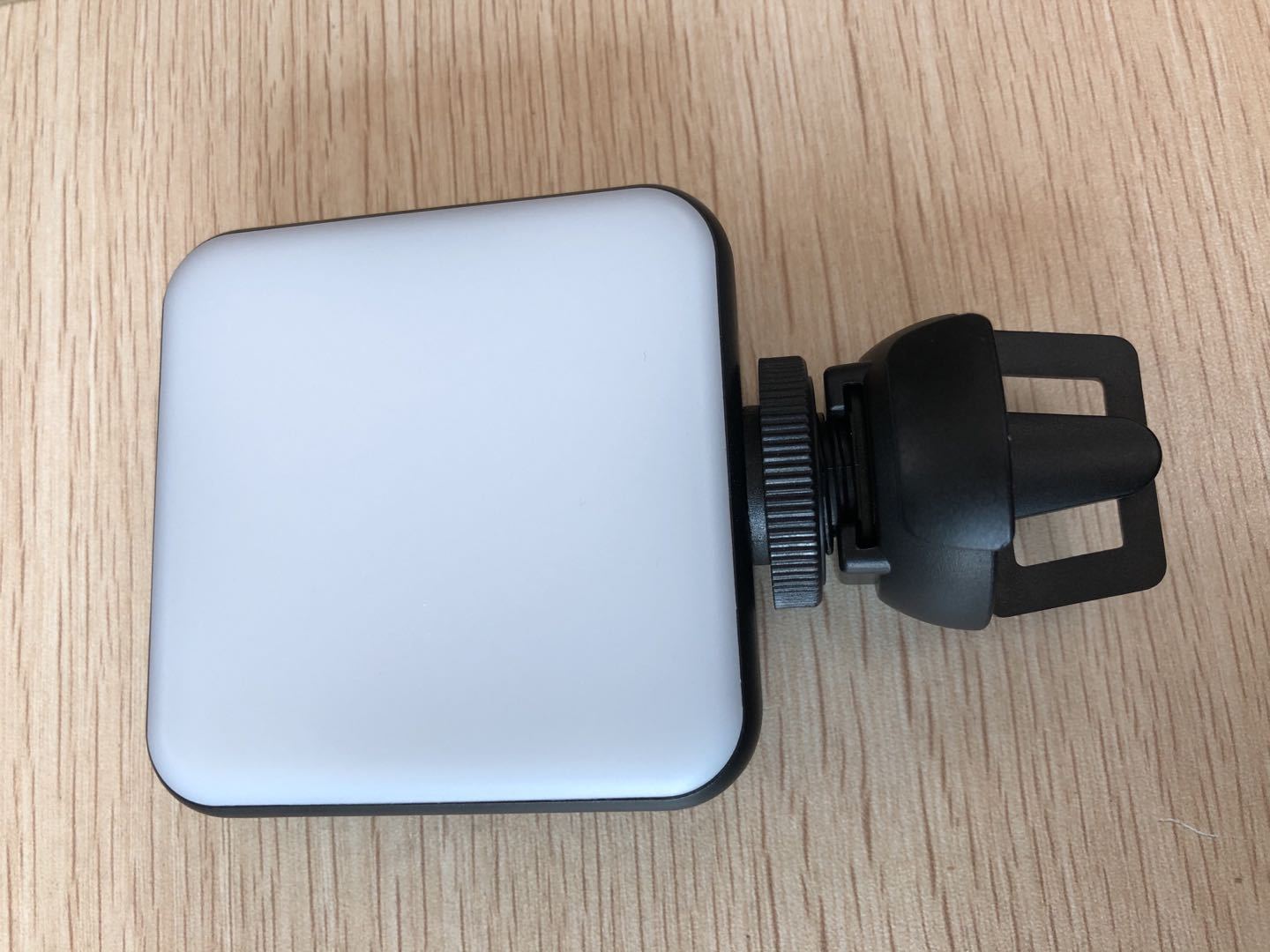 HKM-759443 Rechargeable Adjustable Dual Color Temperature Clip-On Video Fill Light