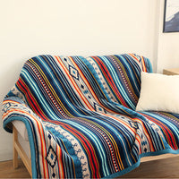 HKM-761683 Coral Fleece Quilt Blanket in Geometric Pattern, Thickened Polyester Fiber, 127cm x 152cm