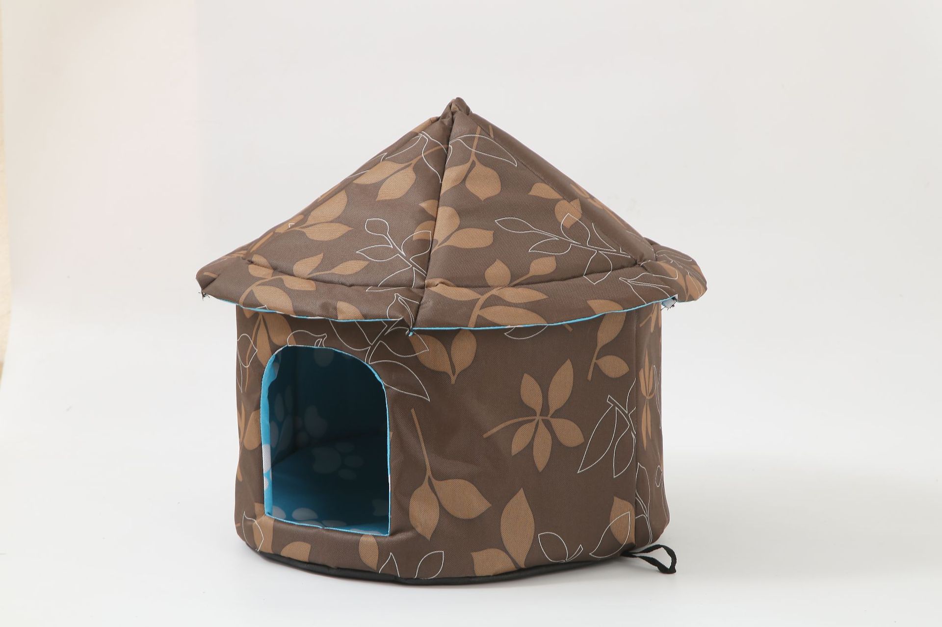 HKM-7629245 Outdoor Waterproof Pet Nest - Cold Proof Tent for Cats and Small Animals, Available in Camouflage Green, Deciduous Brown, Black Paw Print, Size M and L