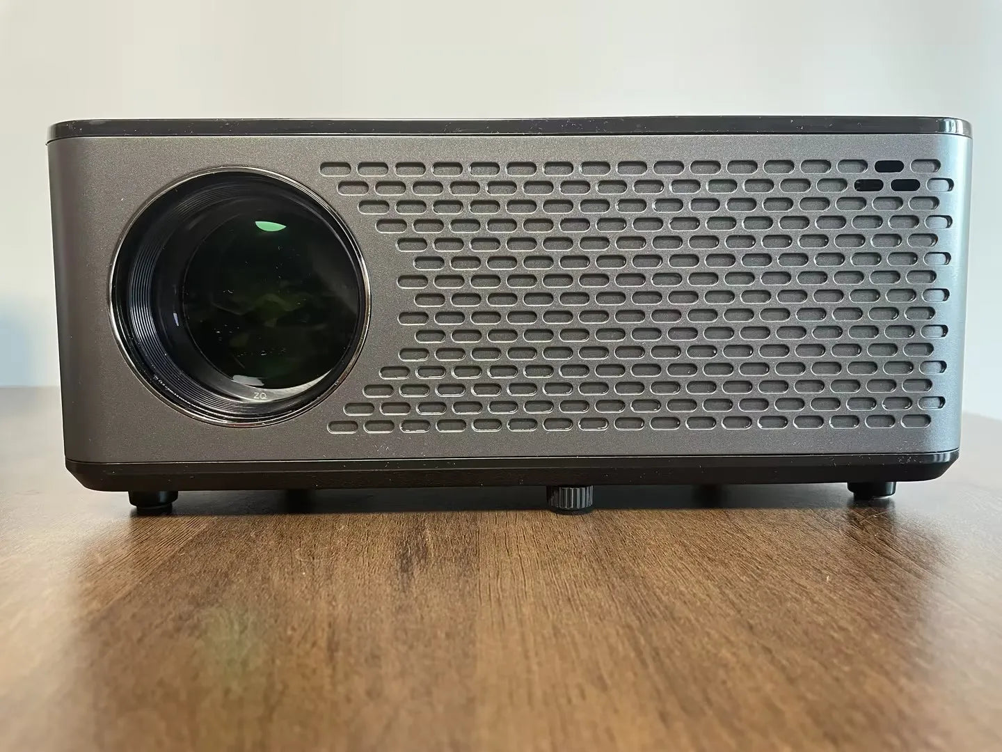 HKM-763027 Portable Wireless Ultra HD Projector for Home Cinema Experience