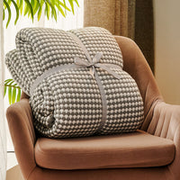 HKM-763987 Thick Wool Blanket with Geometric Patterns in Two-Color Jacquard Designs