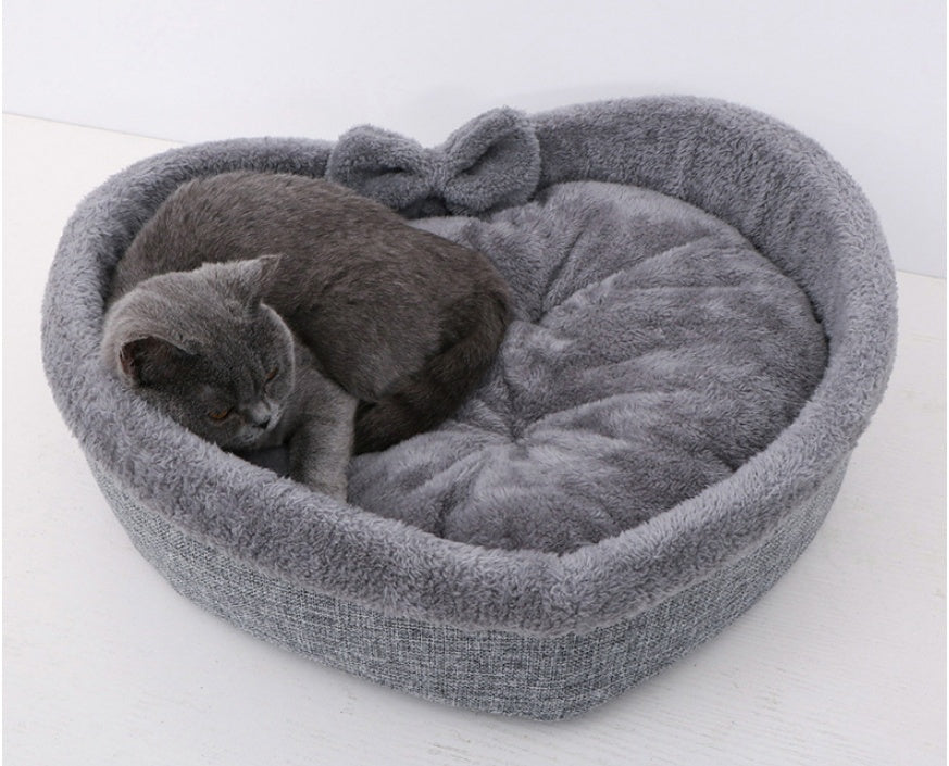 HKM-7694013 Cozy Heart-Shaped Pet Bed for Cats and Dogs - Soft Warm Cushion Nest for Puppies and Kittens