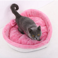 HKM-7694013 Cozy Heart-Shaped Pet Bed for Cats and Dogs - Soft Warm Cushion Nest for Puppies and Kittens