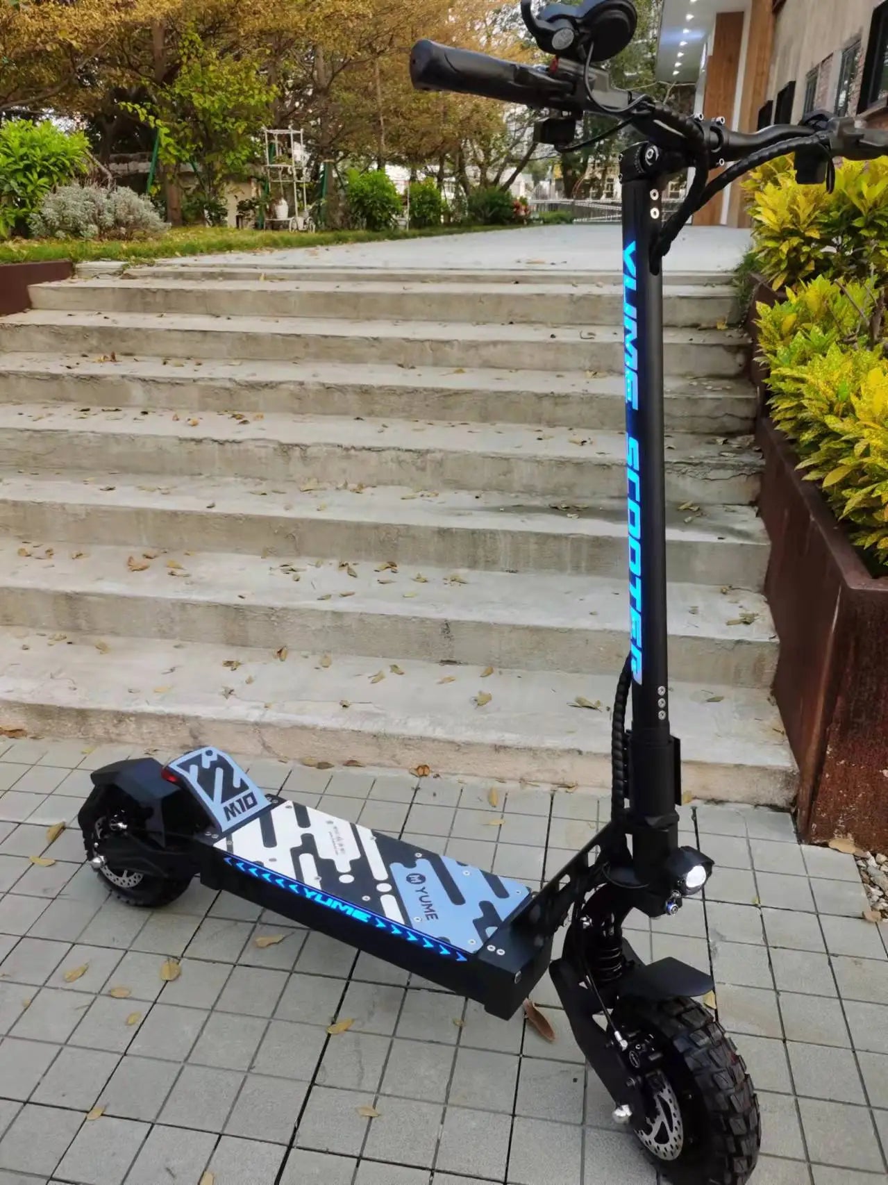 HKM-771923 YUME M10 Electric Scooter 250W Dual Motors 15mph Max Speed 10-inch Off-Road Tires Foldable for Adults