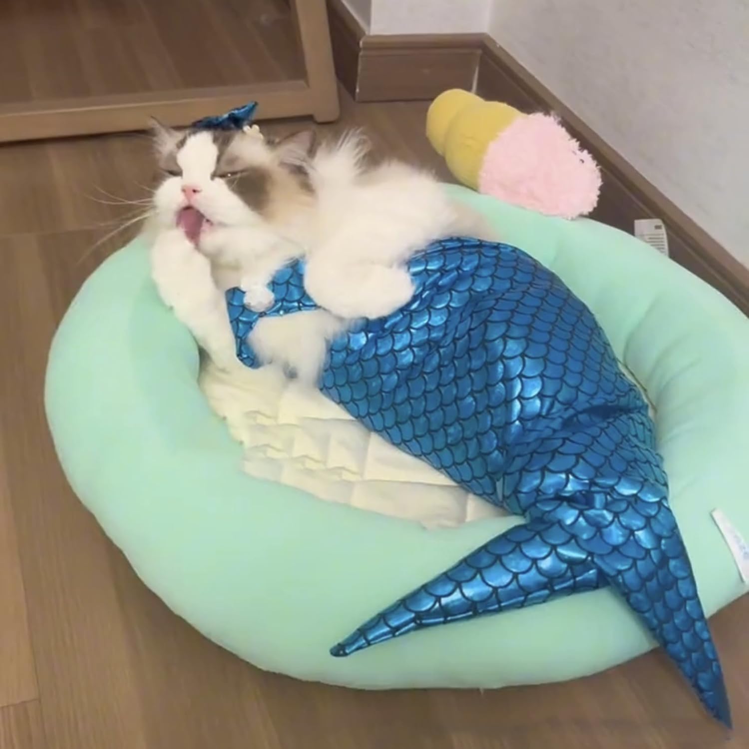 HKM-7787965 Pet Mermaid Fishtail Costume for Cats and Dogs - Cute Underwater Dress for Playtime and Photos