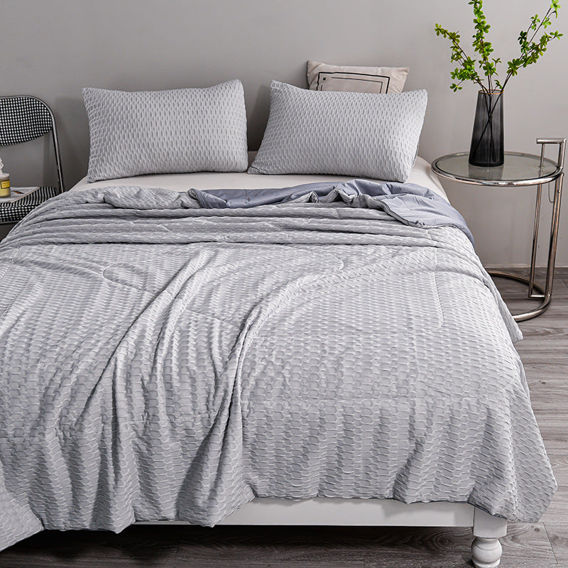 HKM-781779 Cooling Summer Quilt Made of Soft Silk-Blend Polyester, Available in Multiple Sizes