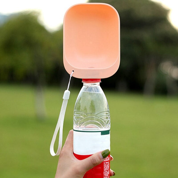 HKM-7838397 Colorful Pet Portable Drinking Bowl - Compact Plastic Design in Five Colors