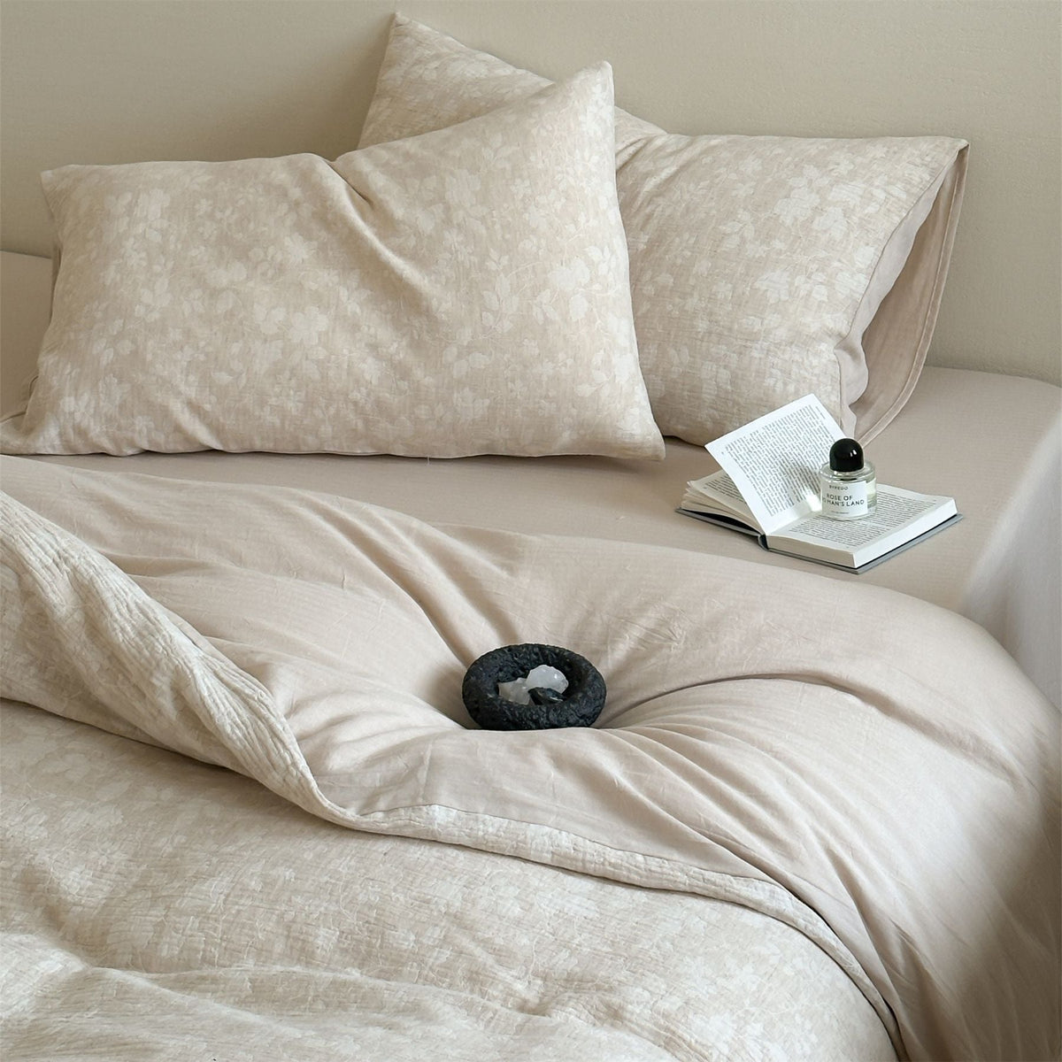 HKM-786067 Geometric Cotton and Linen Jacquard Herringbone Four-Piece Bed Sheet Set with Floral Design
