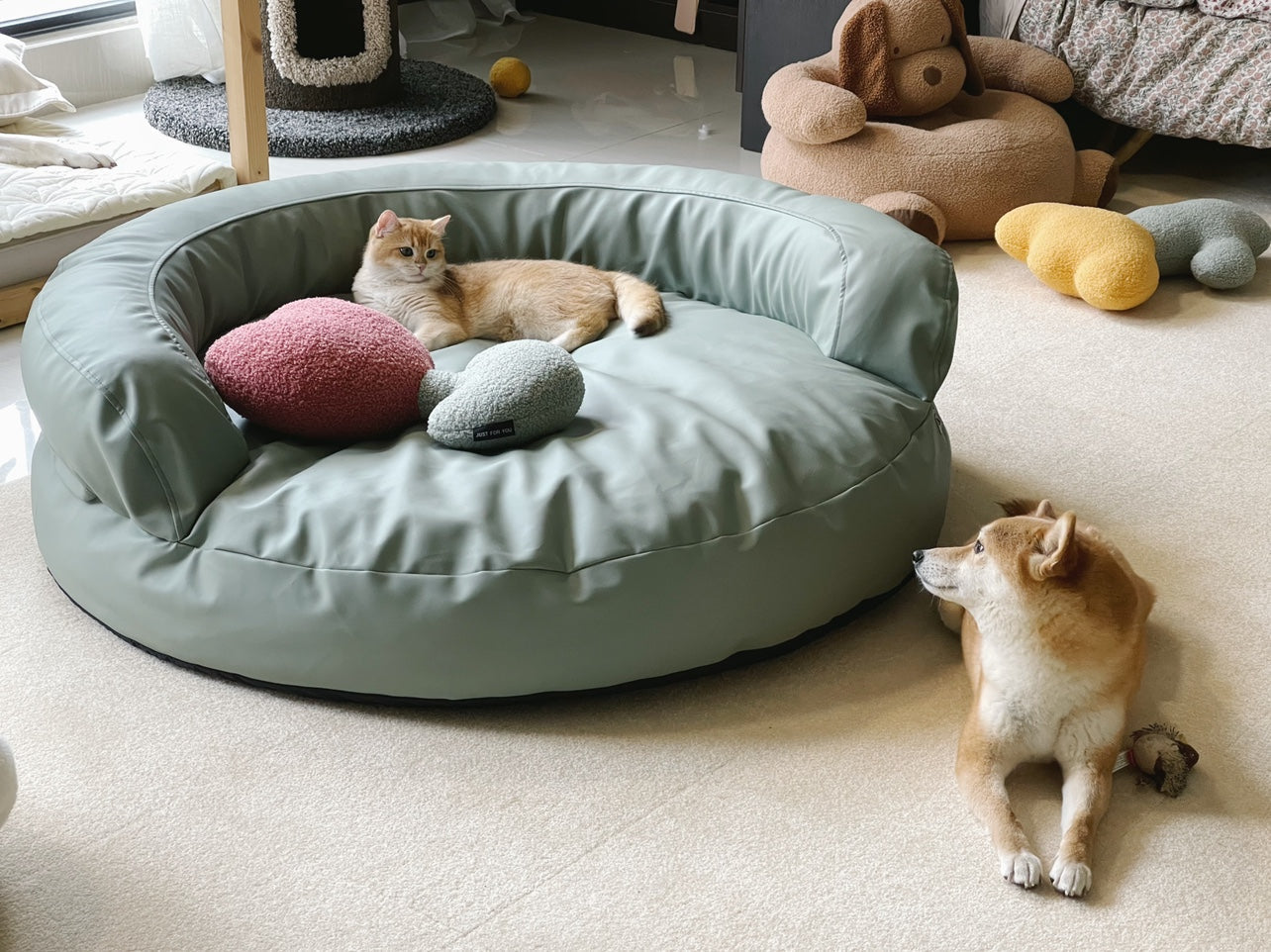 HKM-7863613 Removable and Washable Dog and Cat Kennel with Embroidered Characters in Various Stylish Colors