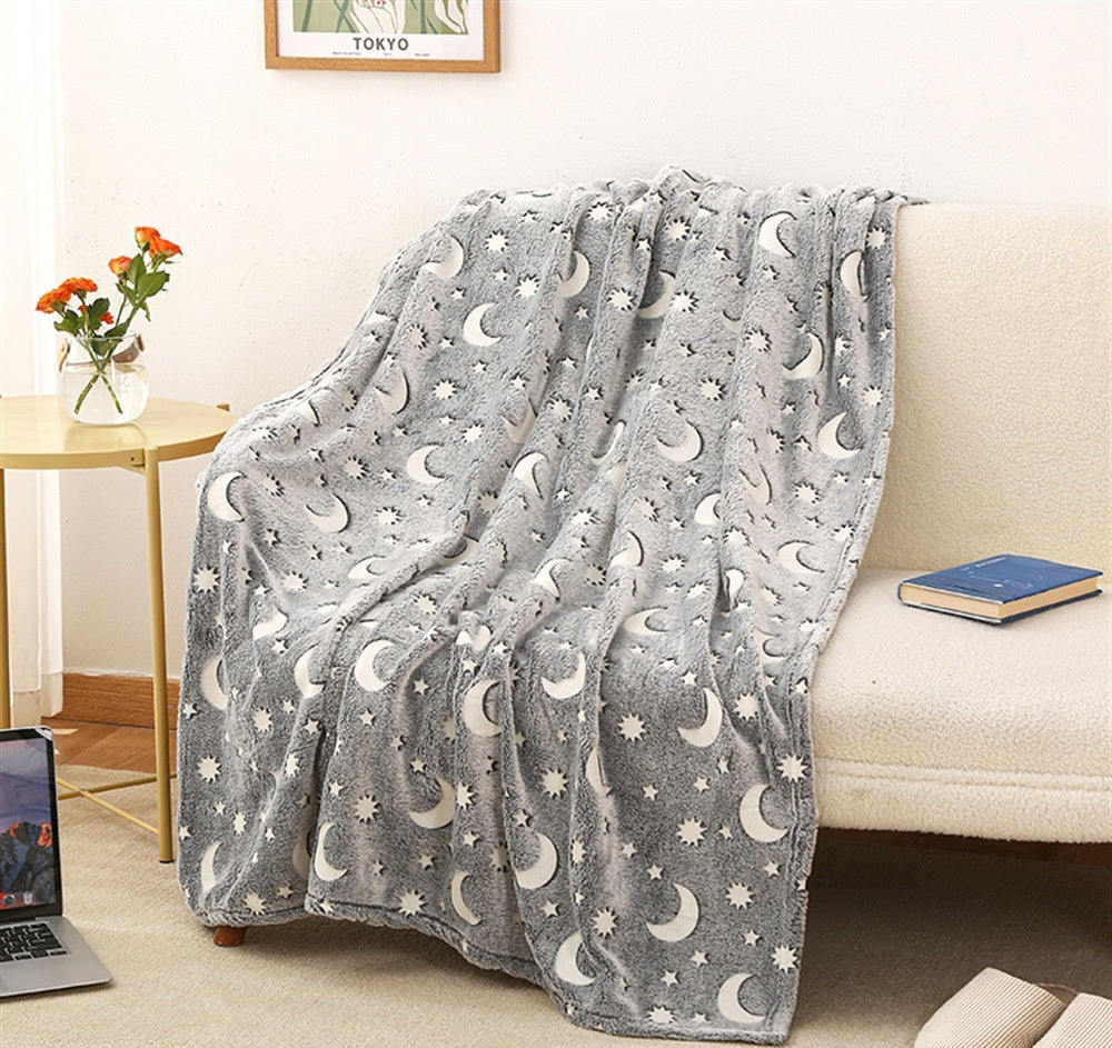 HKM-7866173 Cozy Flannel Glow-in-the-Dark Blanket for Comfortable Naps in Fun Designs