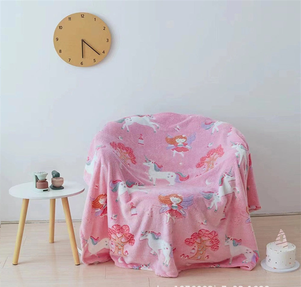 HKM-7866173 Cozy Flannel Glow-in-the-Dark Blanket for Comfortable Naps in Fun Designs