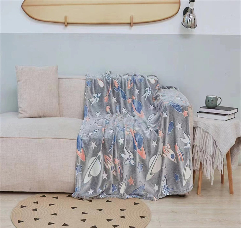 HKM-7866173 Cozy Flannel Glow-in-the-Dark Blanket for Comfortable Naps in Fun Designs