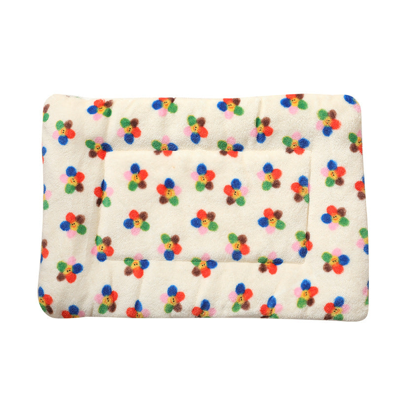 HKM-7986749 Coral Fleece Pet Blanket for Dogs and Cats - Warm and Cozy Mat for All Sizes