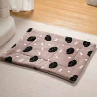 HKM-7986749 Coral Fleece Pet Blanket for Dogs and Cats - Warm and Cozy Mat for All Sizes