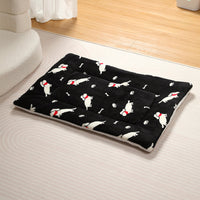 HKM-7986749 Coral Fleece Pet Blanket for Dogs and Cats - Warm and Cozy Mat for All Sizes