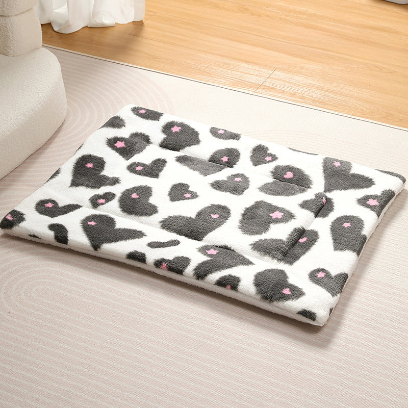 HKM-7986749 Coral Fleece Pet Blanket for Dogs and Cats - Warm and Cozy Mat for All Sizes