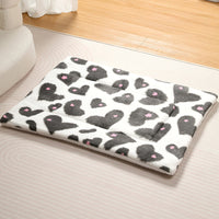 HKM-7986749 Coral Fleece Pet Blanket for Dogs and Cats - Warm and Cozy Mat for All Sizes