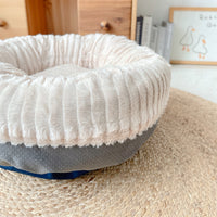 HKM-7994685 Cozy Plush Thickened Round Pet Bed for Cats and Dogs - Soft Velvet Cushion
