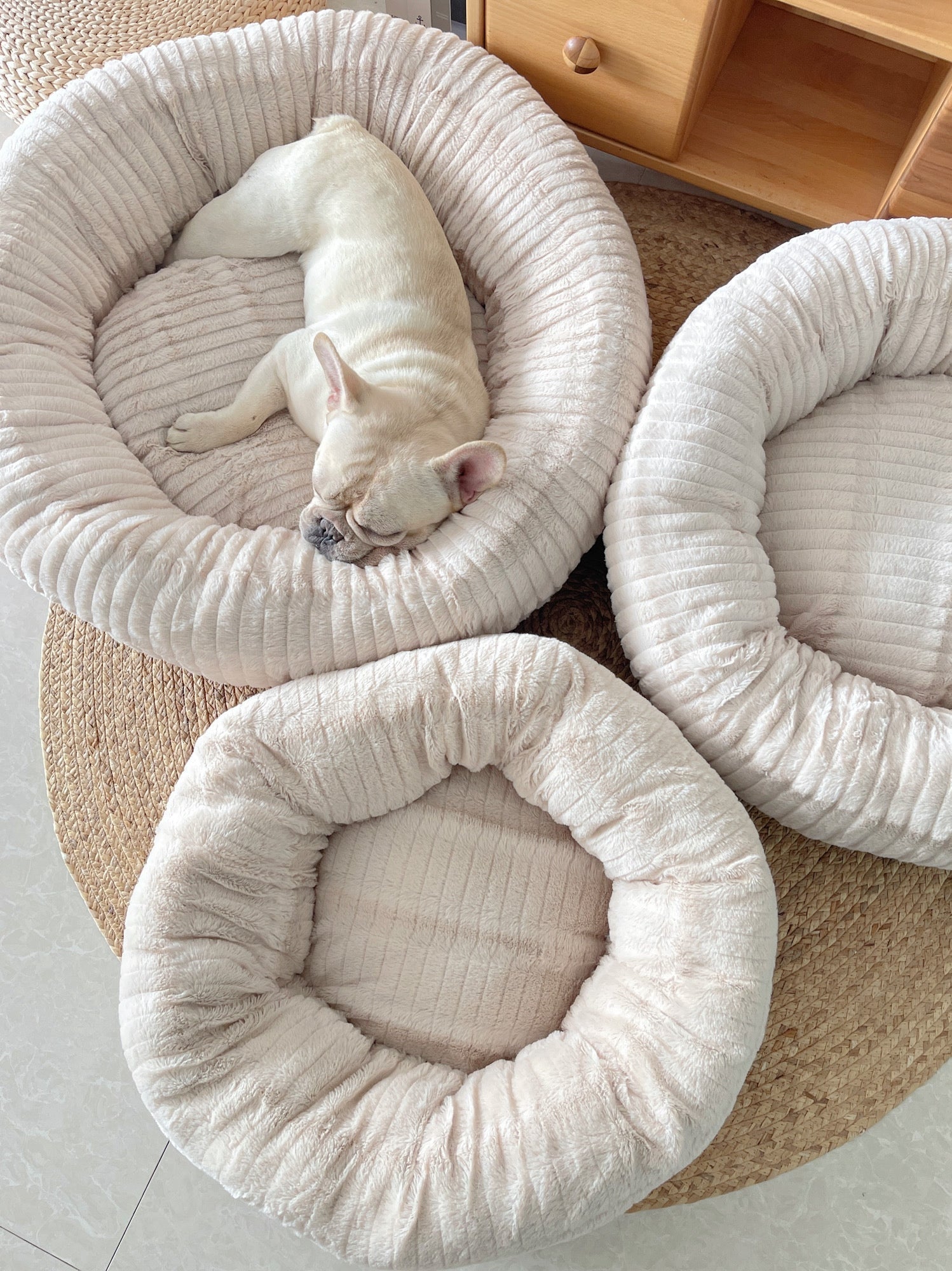 HKM-7994685 Cozy Plush Thickened Round Pet Bed for Cats and Dogs - Soft Velvet Cushion