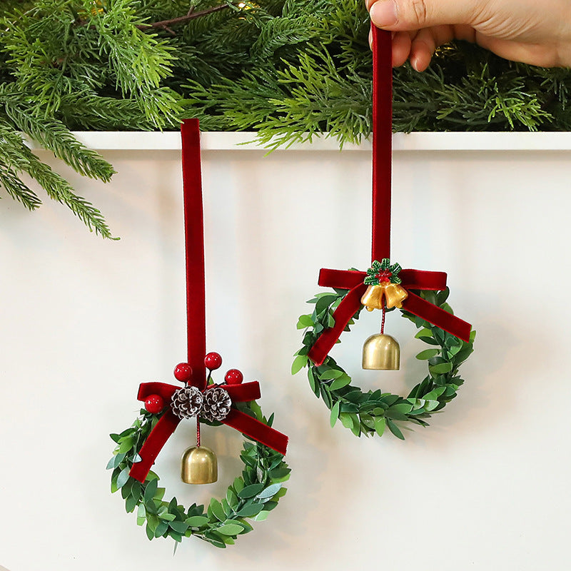 HKM-806931 Bell Garland Christmas Tree Pendant with Chinese Hawthorn Pine Cone and Green Leaf Design