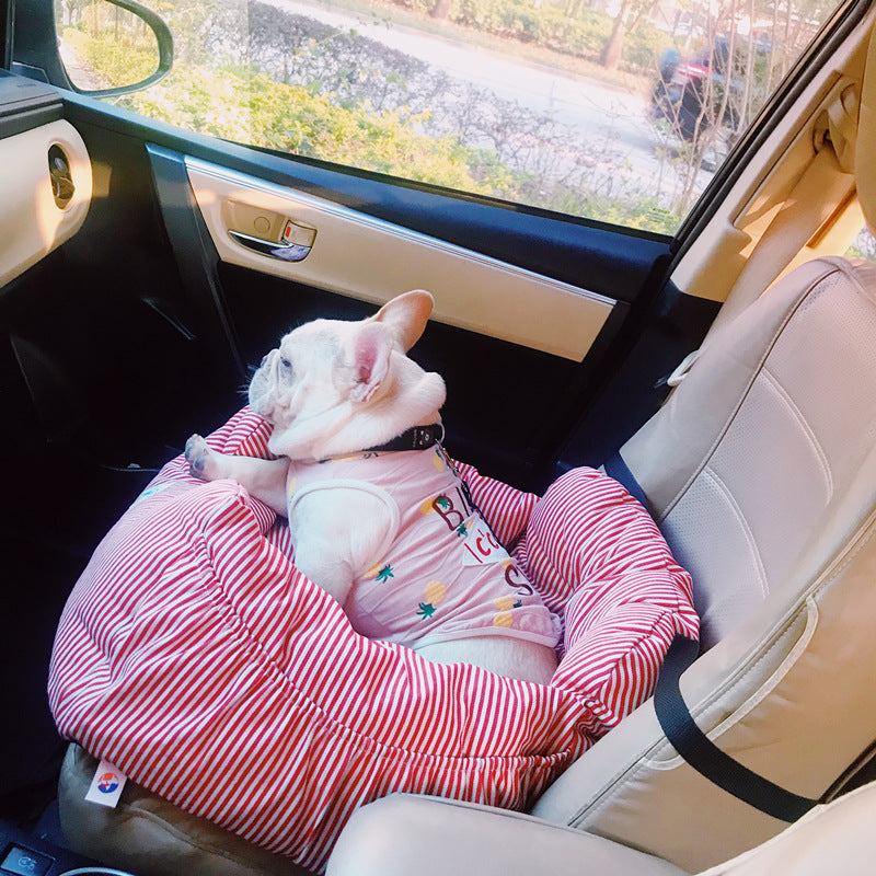 HKM-8106685 Red and Blue Striped Travel Car Seat Cushion for Small Dogs, Suitable for Most Cars and SUVs, 55x50x30cm