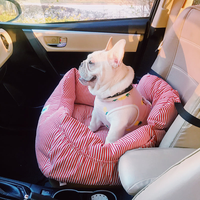 HKM-8106685 Red and Blue Striped Travel Car Seat Cushion for Small Dogs, Suitable for Most Cars and SUVs, 55x50x30cm
