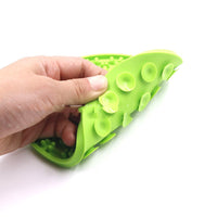 HKM-8148925 Silicone Pet Licking Mat for Bath Time Fun - 15cm Round Design