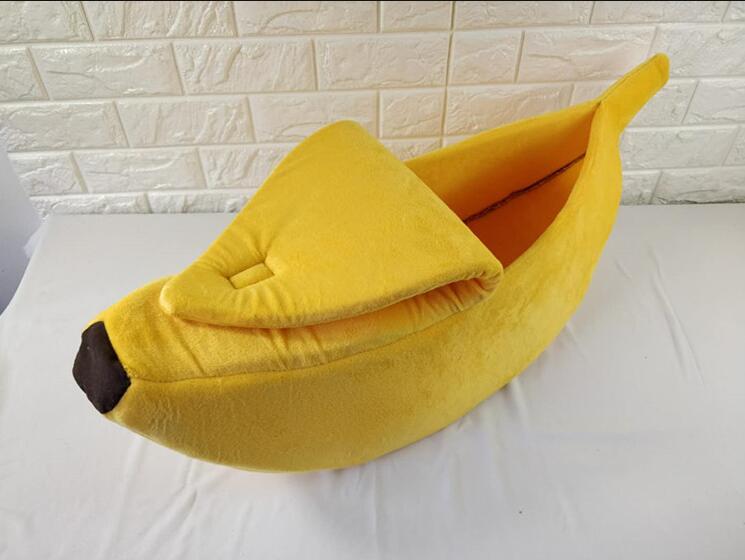 HKM-8208573 Cozy Banana-Shaped Pet Bed with Soft Plush Fabric for Dogs and Cats