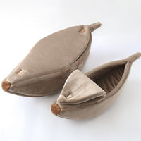 HKM-8208573 Cozy Banana-Shaped Pet Bed with Soft Plush Fabric for Dogs and Cats