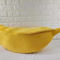 HKM-8208573 Cozy Banana-Shaped Pet Bed with Soft Plush Fabric for Dogs and Cats