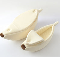 HKM-8208573 Cozy Banana-Shaped Pet Bed with Soft Plush Fabric for Dogs and Cats