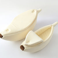 HKM-8208573 Cozy Banana-Shaped Pet Bed with Soft Plush Fabric for Dogs and Cats