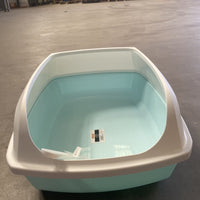 HKM-8231229 Semi-Enclosed Cat Litter Box with Privacy Shield for Easy Cleaning and Odor Control